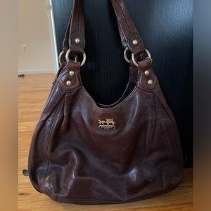 Brown leather coach shoulder bag! Medium size.